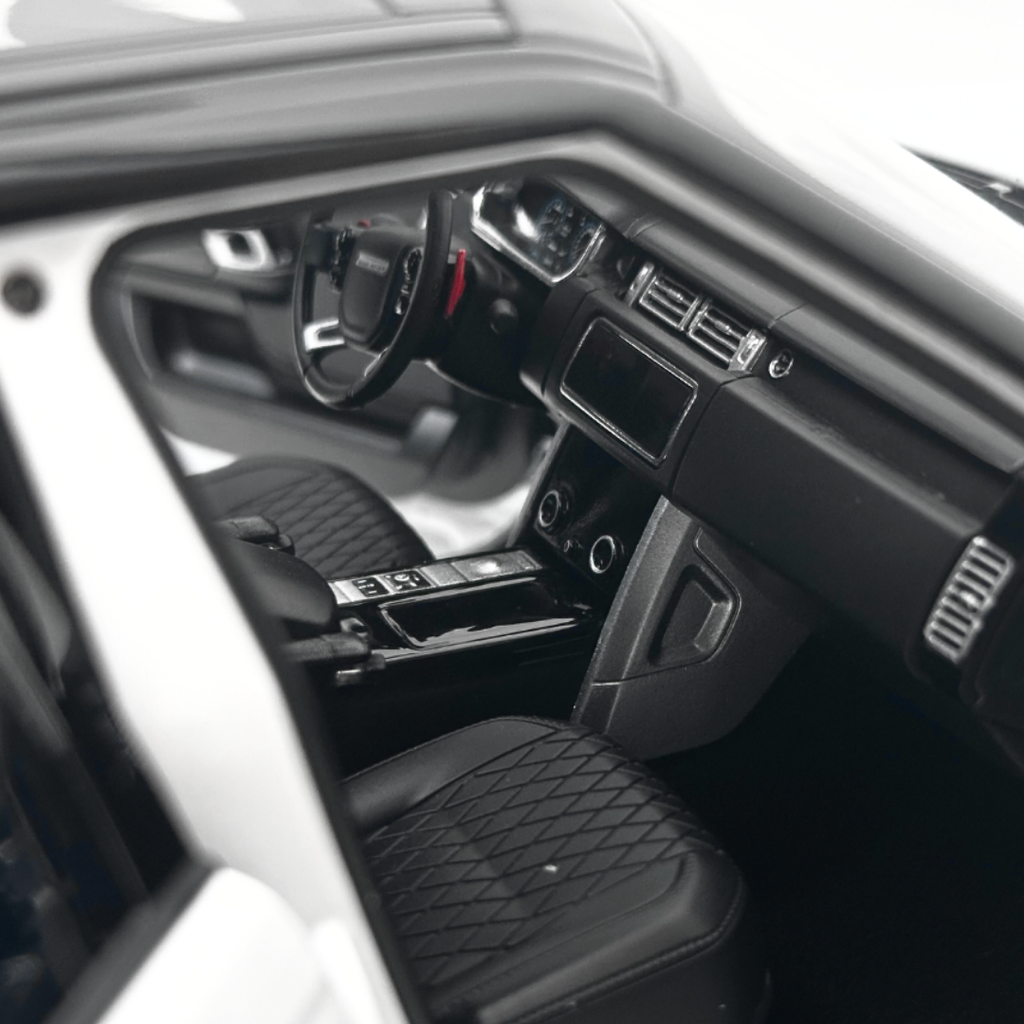 1/18 Land Rover Range Rover SVA Dynamic