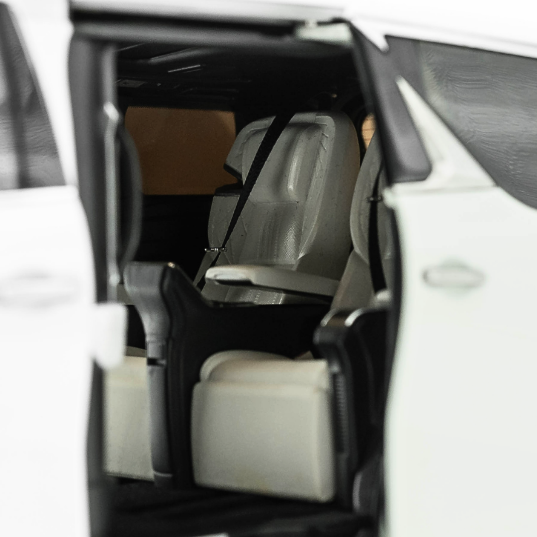 1/18 Lexus LM300h