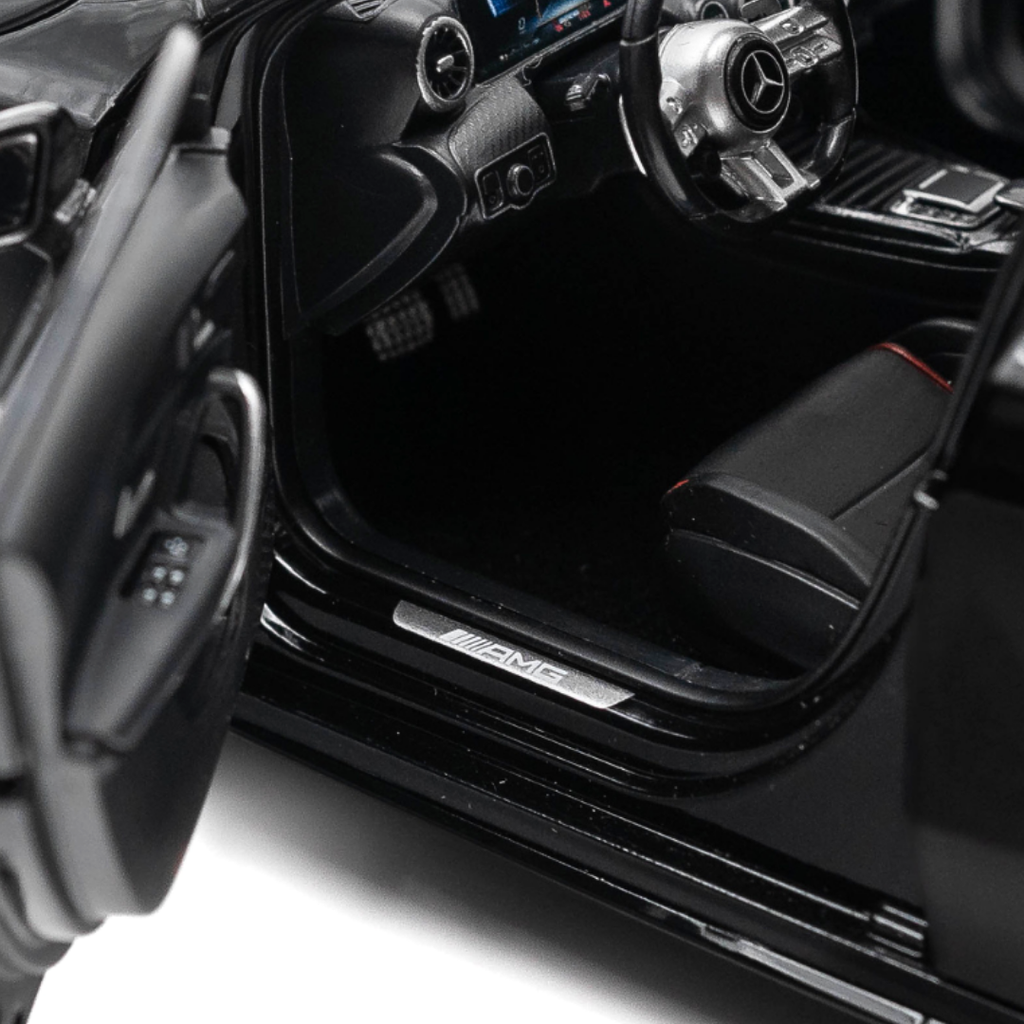 1/18 Mercedes Benz AMG A45s