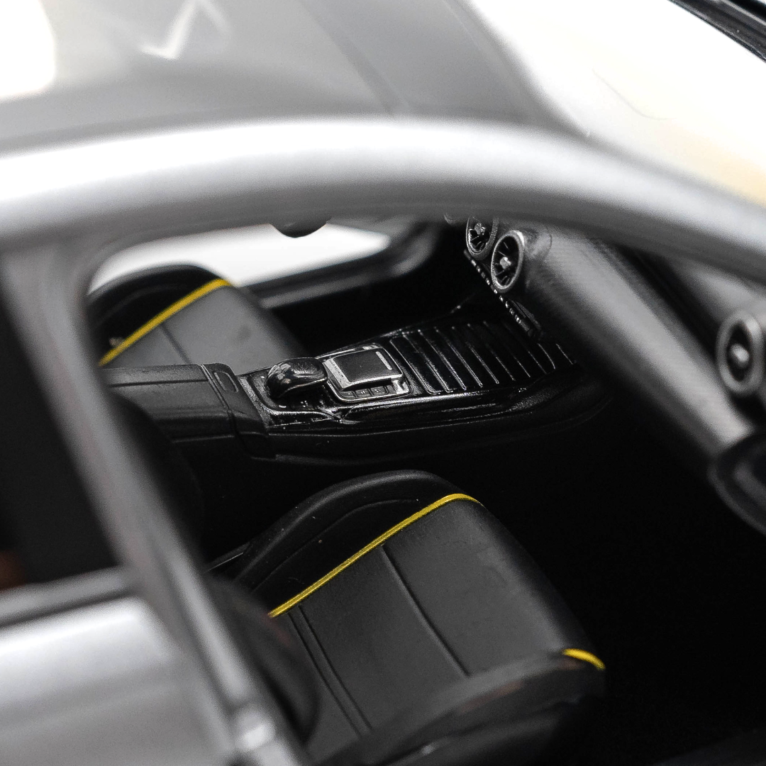 1/18 Mercedes Benz AMG A45s