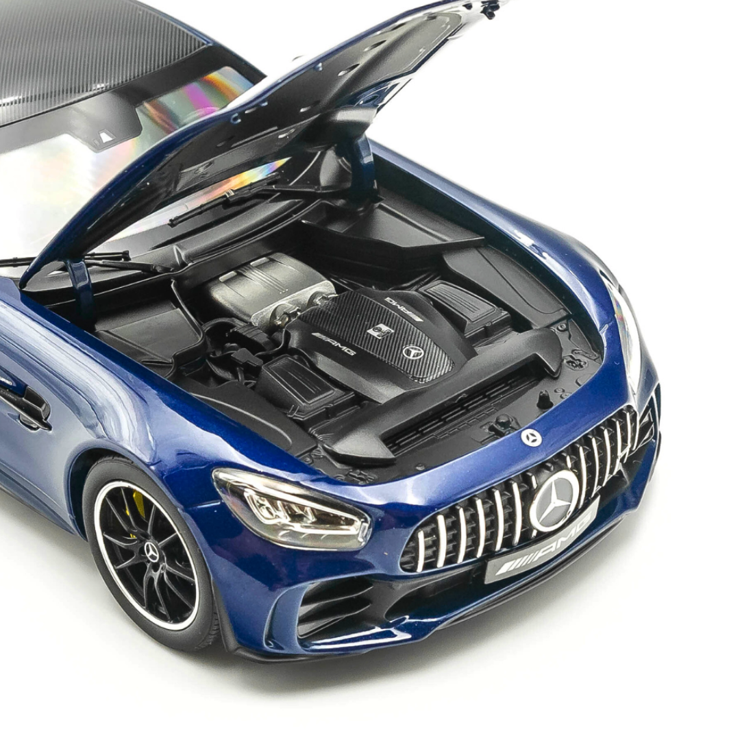 1/18 Mercedes Benz AMG GTR