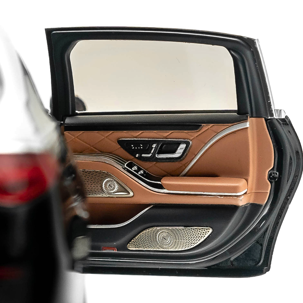 1/18 Mercedes Benz S-Class Maybach