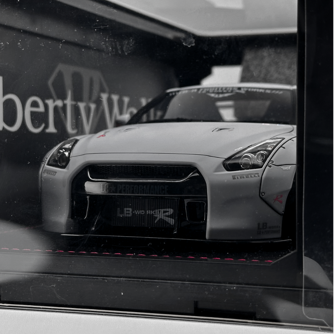 1/18 Nissan R35 LB Works