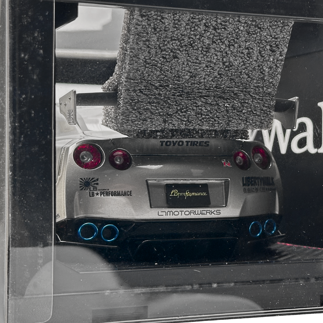 1/18 Nissan R35 LB Works