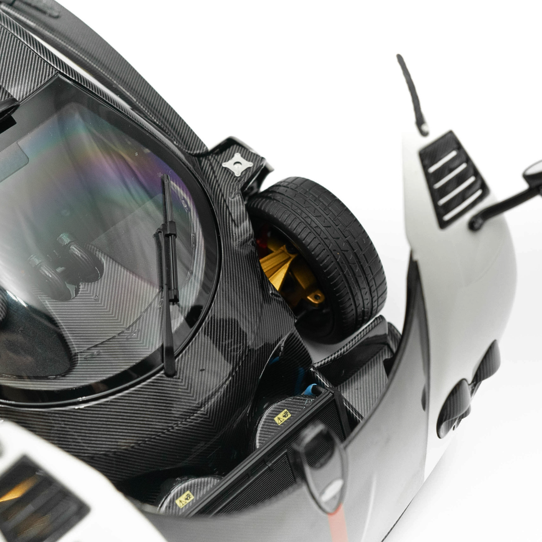 1/18 Pagani Zonda Cinque Coupe