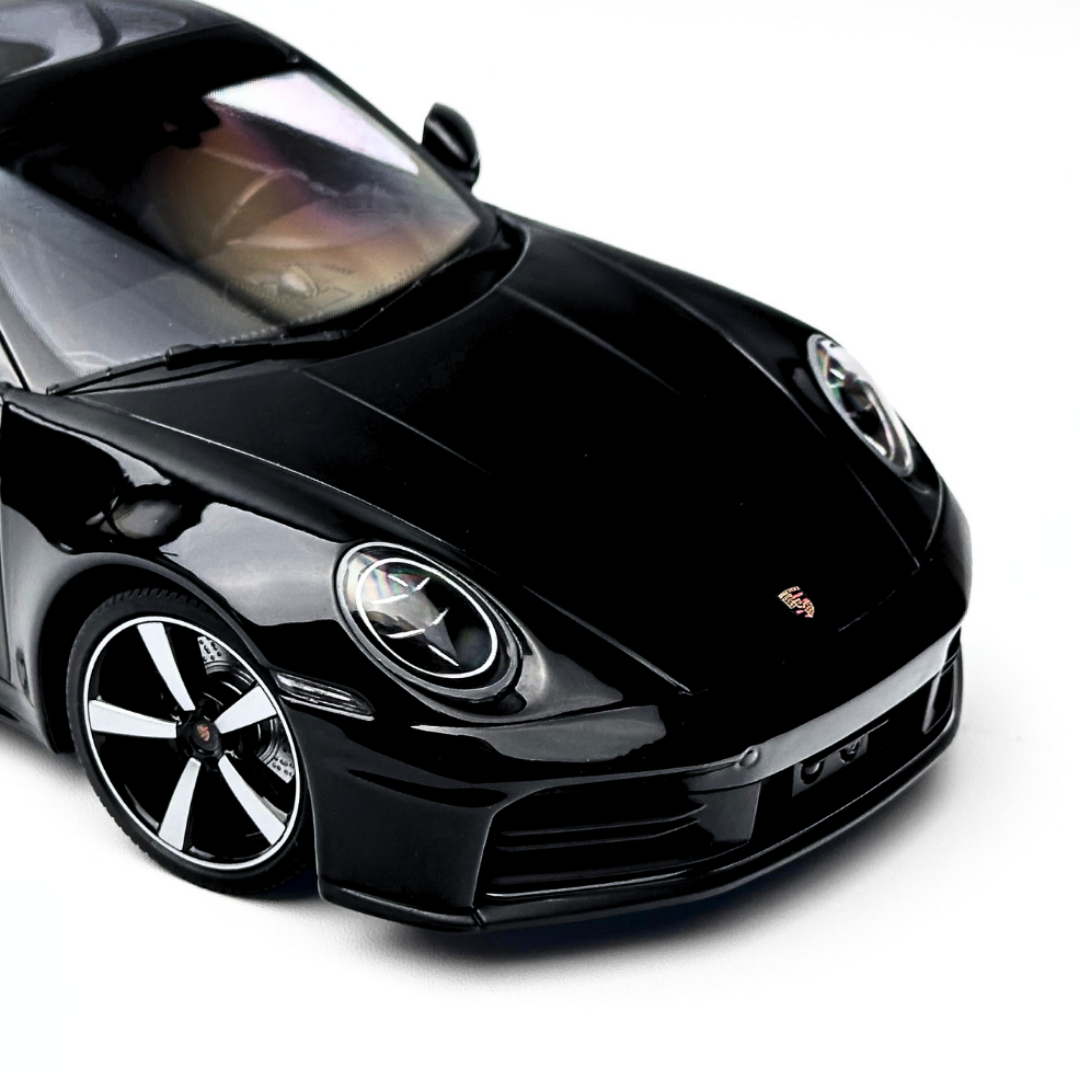 1/18 Porsche 911 Carrera 2024