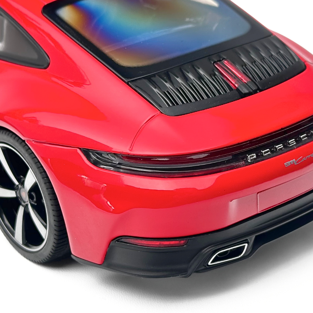 1/18 Porsche 911 Carrera 2024