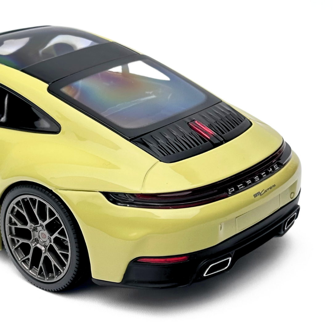 1/18 Porsche 911 Carrera 2024