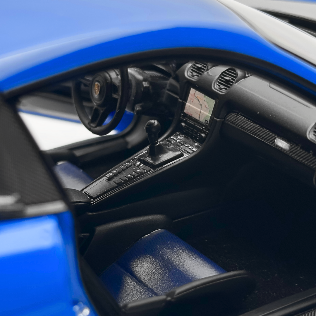 1/18 Porsche Cayman GT4 RS 2024