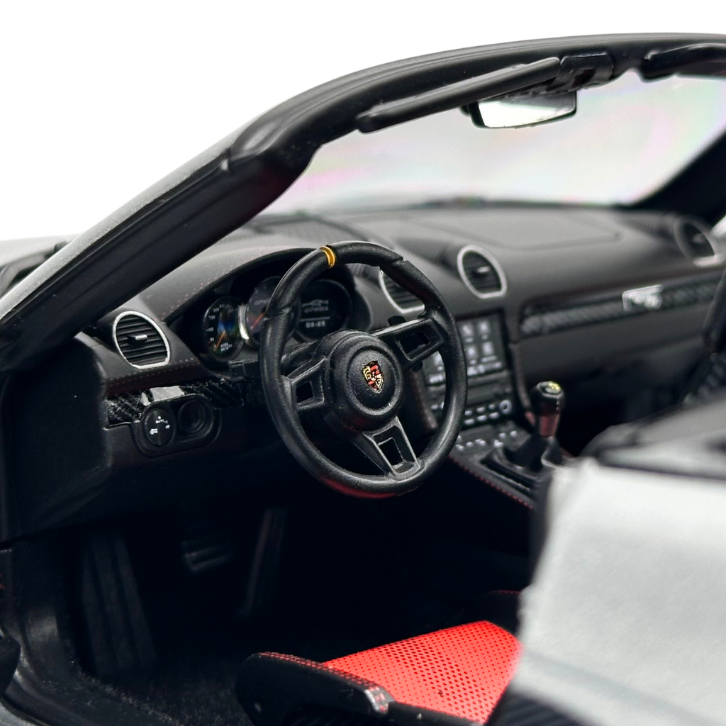 1/18 Porsche 718 Spyder RS 2023