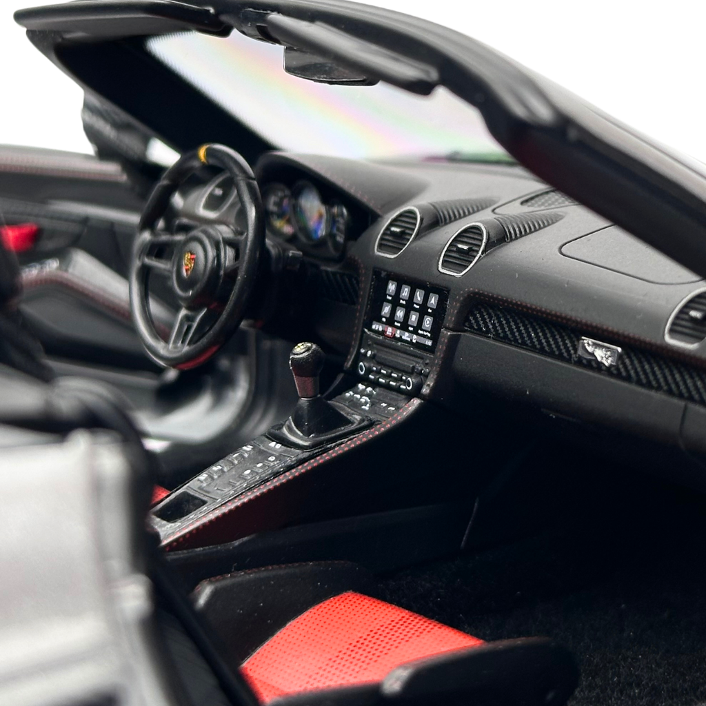 1/18 Porsche 718 Spyder RS 2023