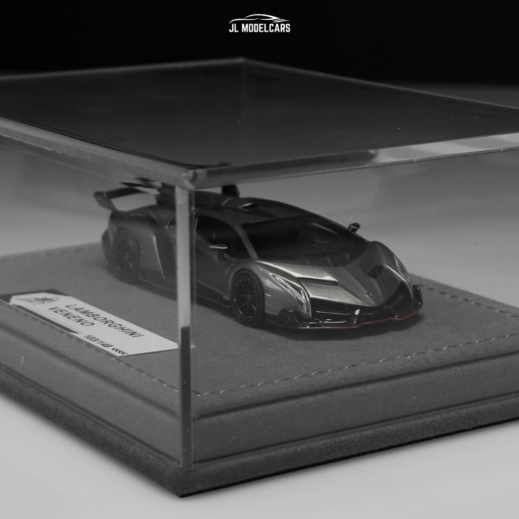 1/64 Lamborghini Veneno Limited Edition 103/149 pieces in Grigio Metalluro Red Stripes