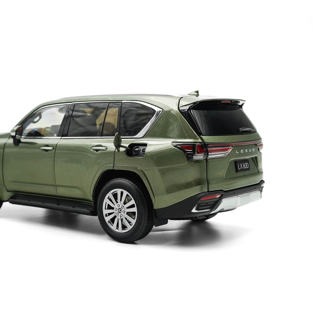 Lexus LX600