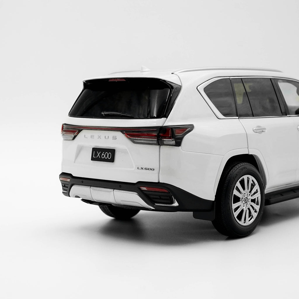 Lexus LX600