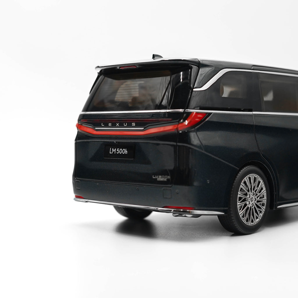 Lexus LM 500h Collectors Edition